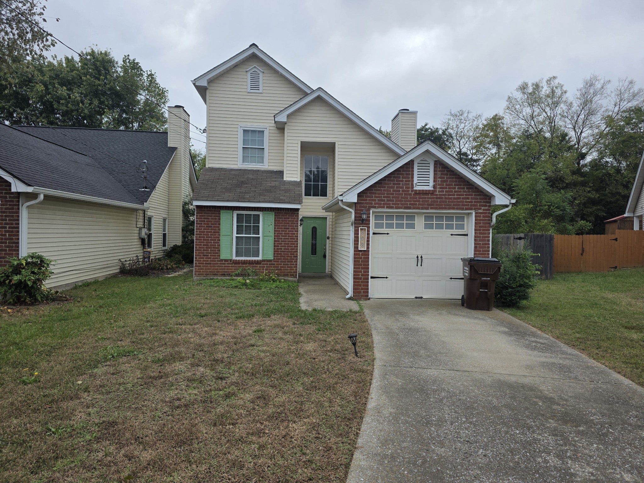 3.0-bed rental at 808 Tamarack S