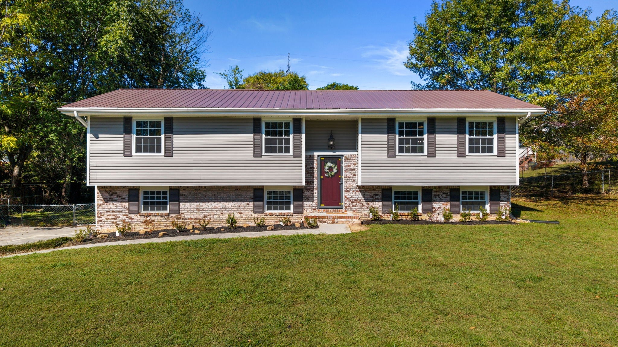 120 Bland Dr NE