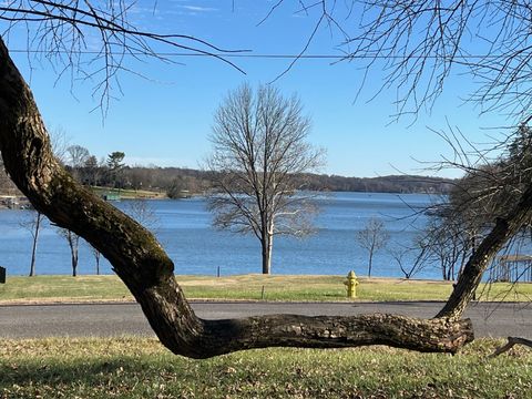 125 Twin Bay Dr Hendersonville TN 37075