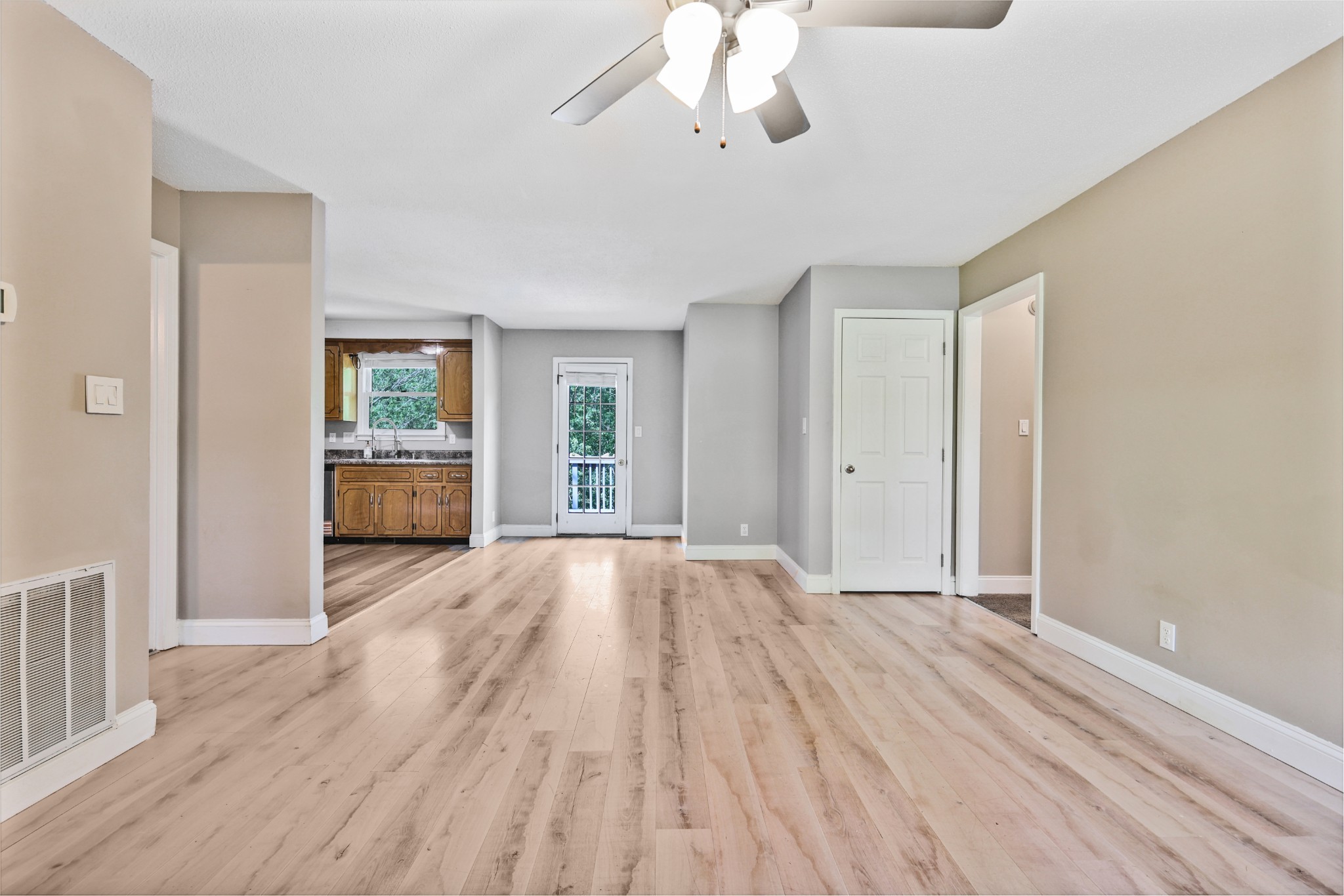 577 Briarwood Dr