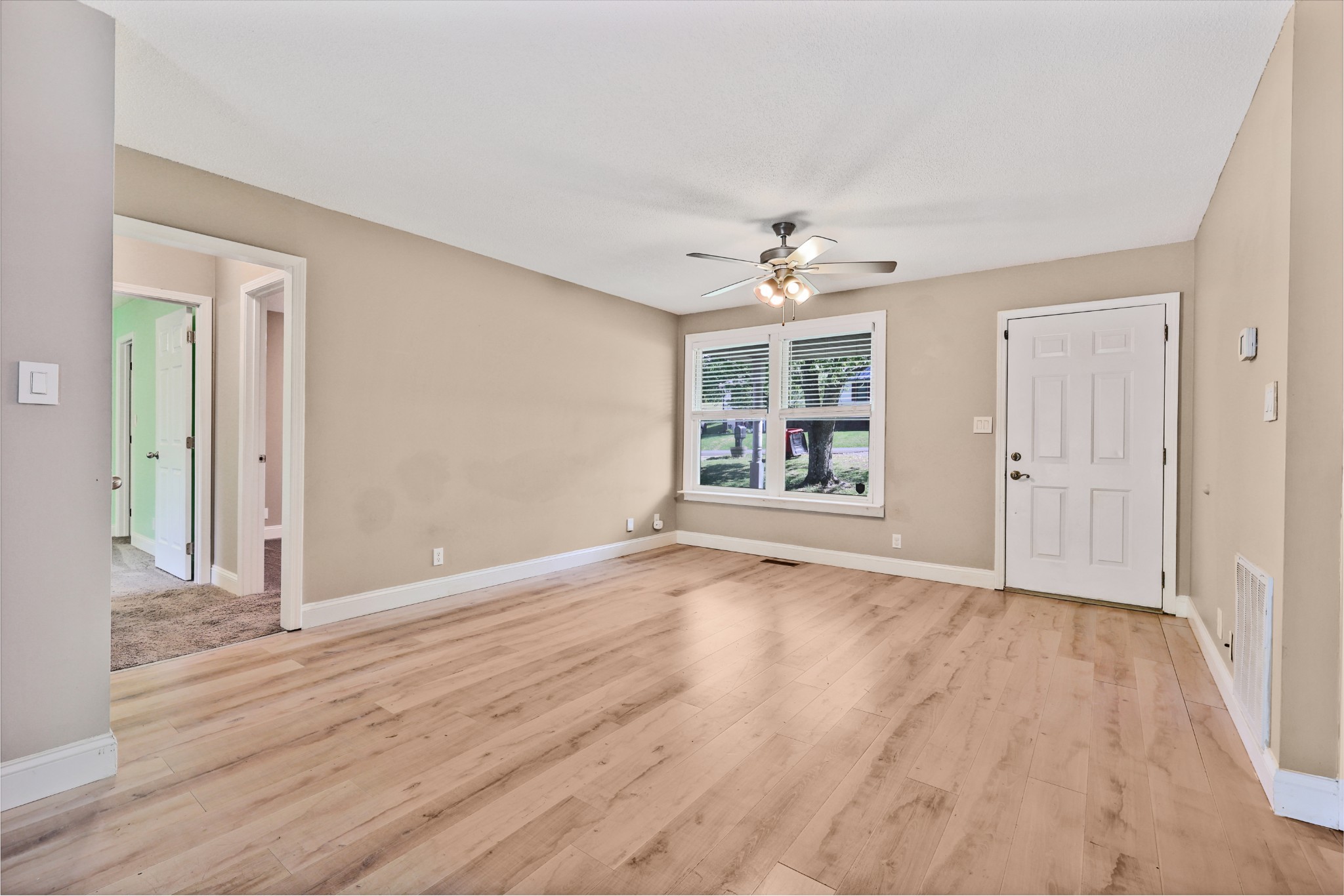 577 Briarwood Dr