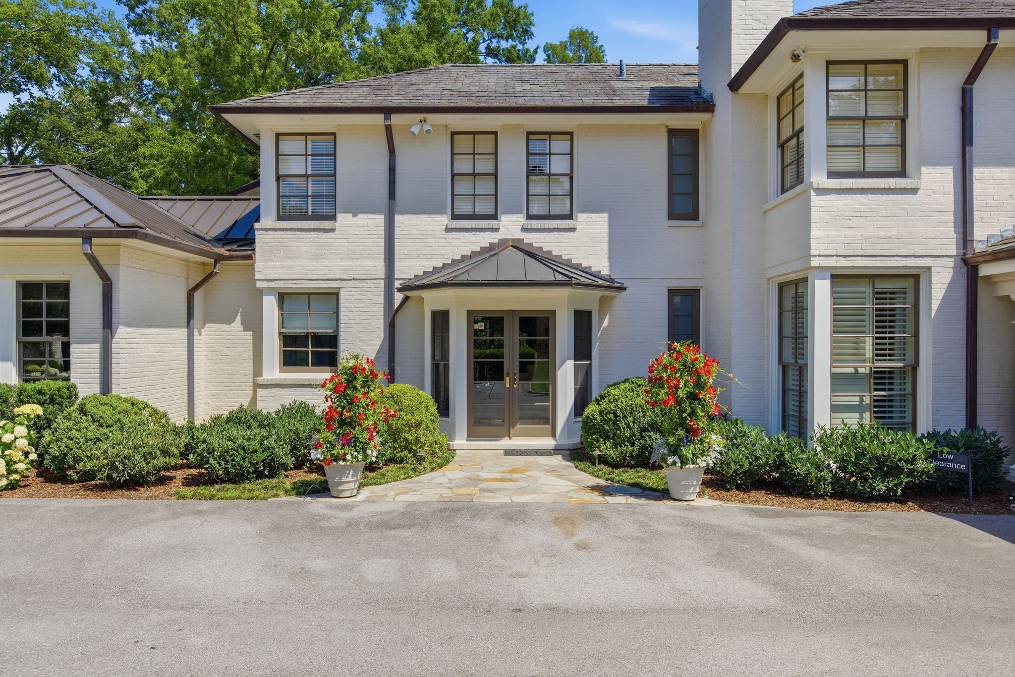200 Brook Hollow Rd