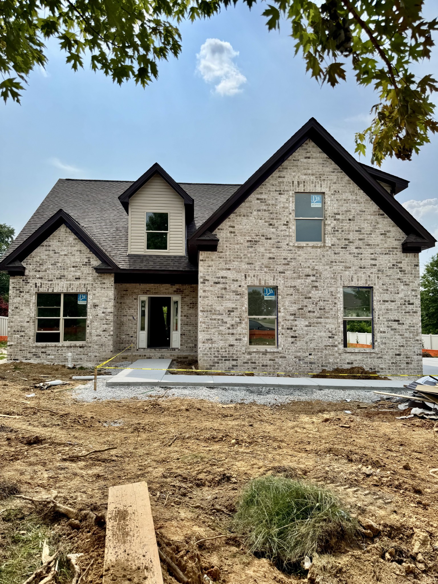 835 Lexington Circle