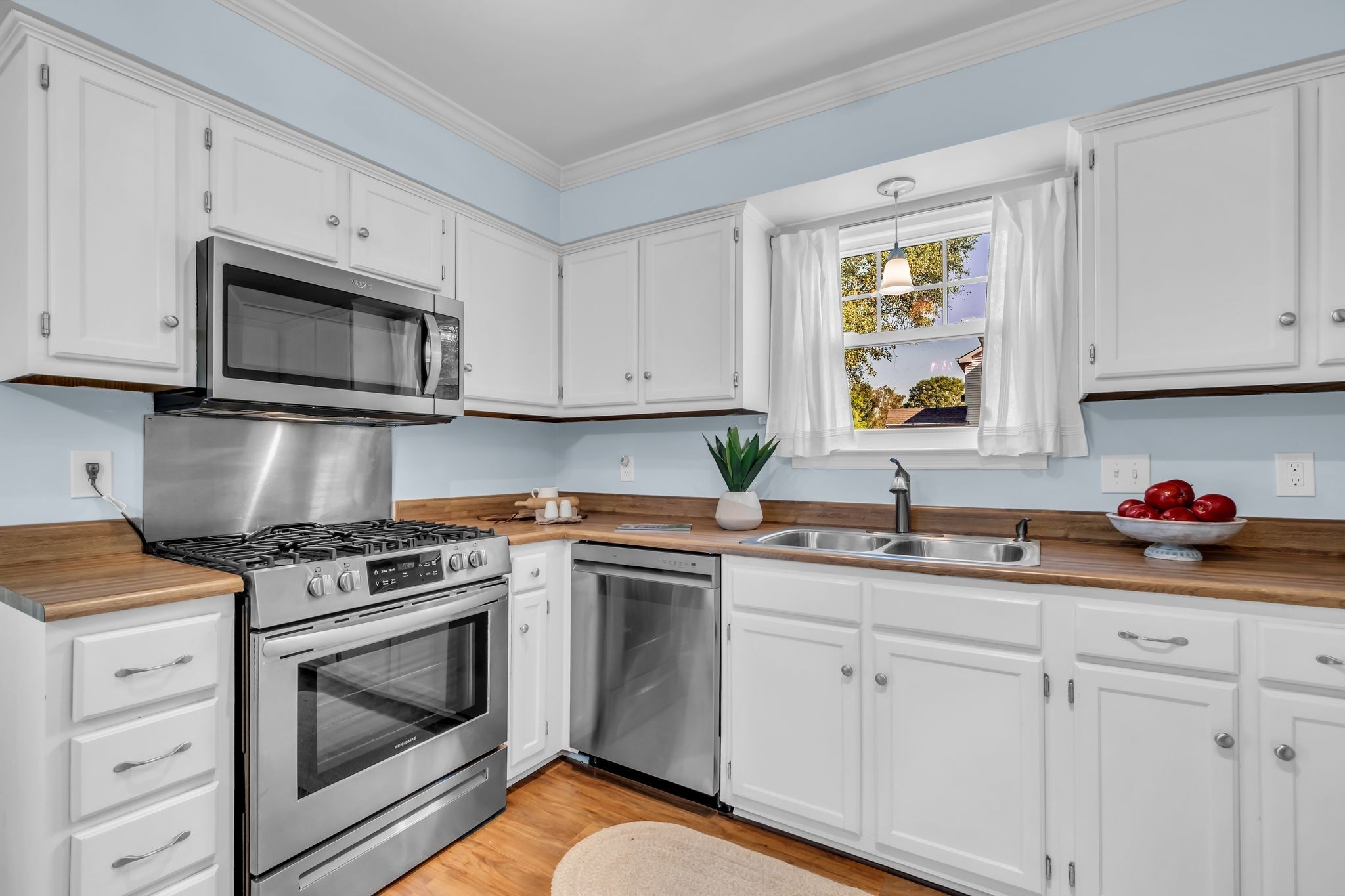 1301 Carriage Park Dr