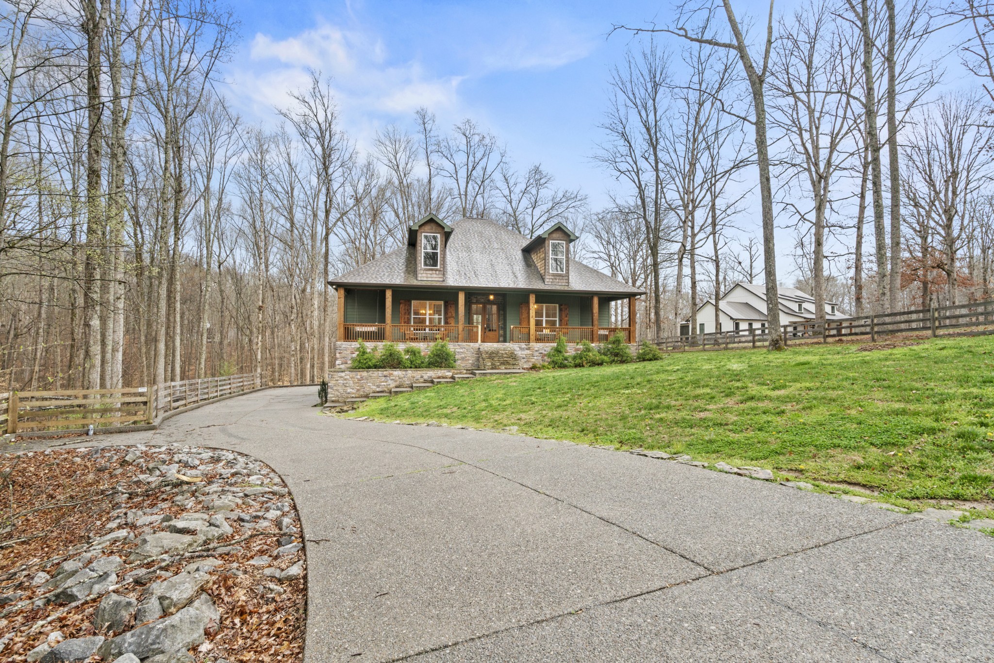 1073 Split Rail Cir