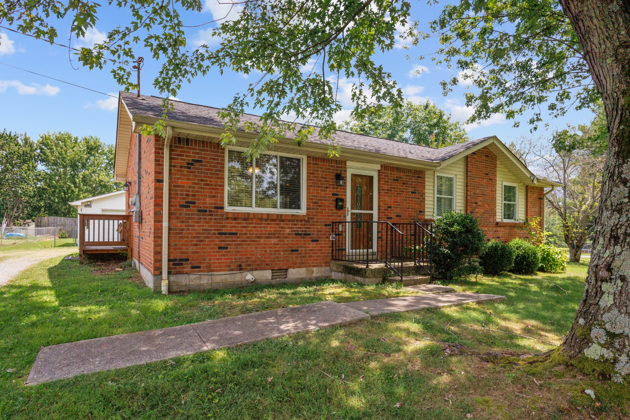602 Wilkinson Ln