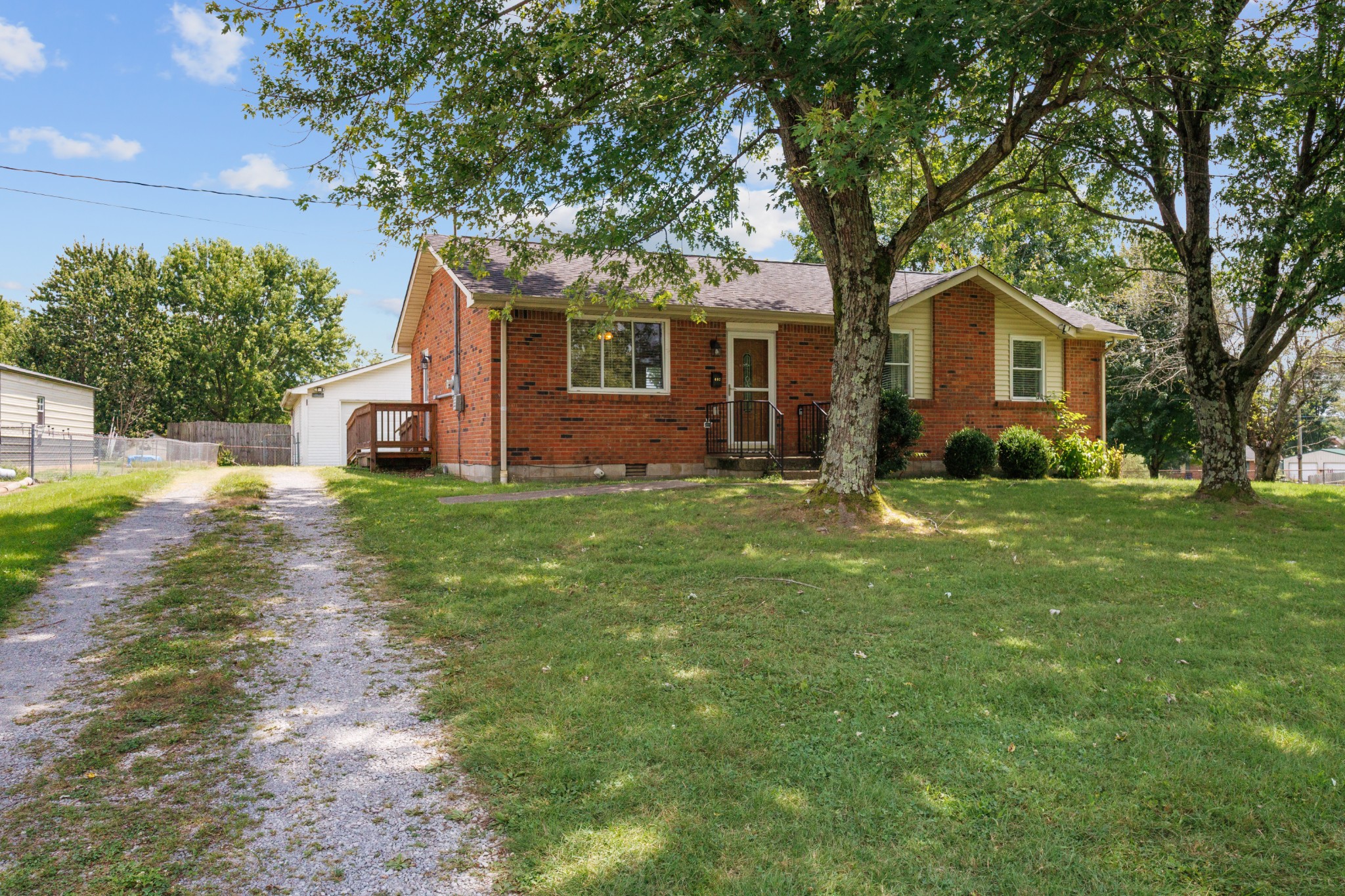 602 Wilkinson Ln