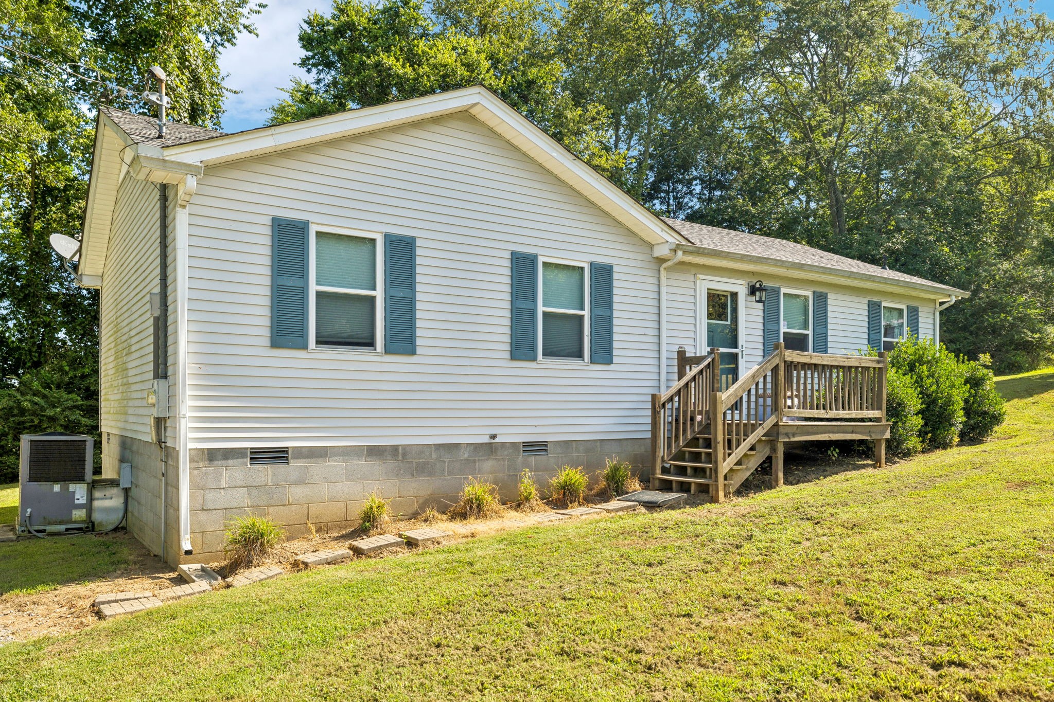 155 Dorothy Ln