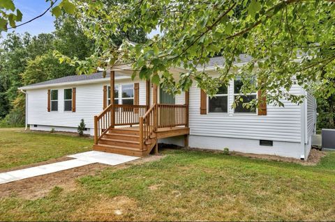 10498 Missionary Ridge Rd Bon Aqua TN 37025