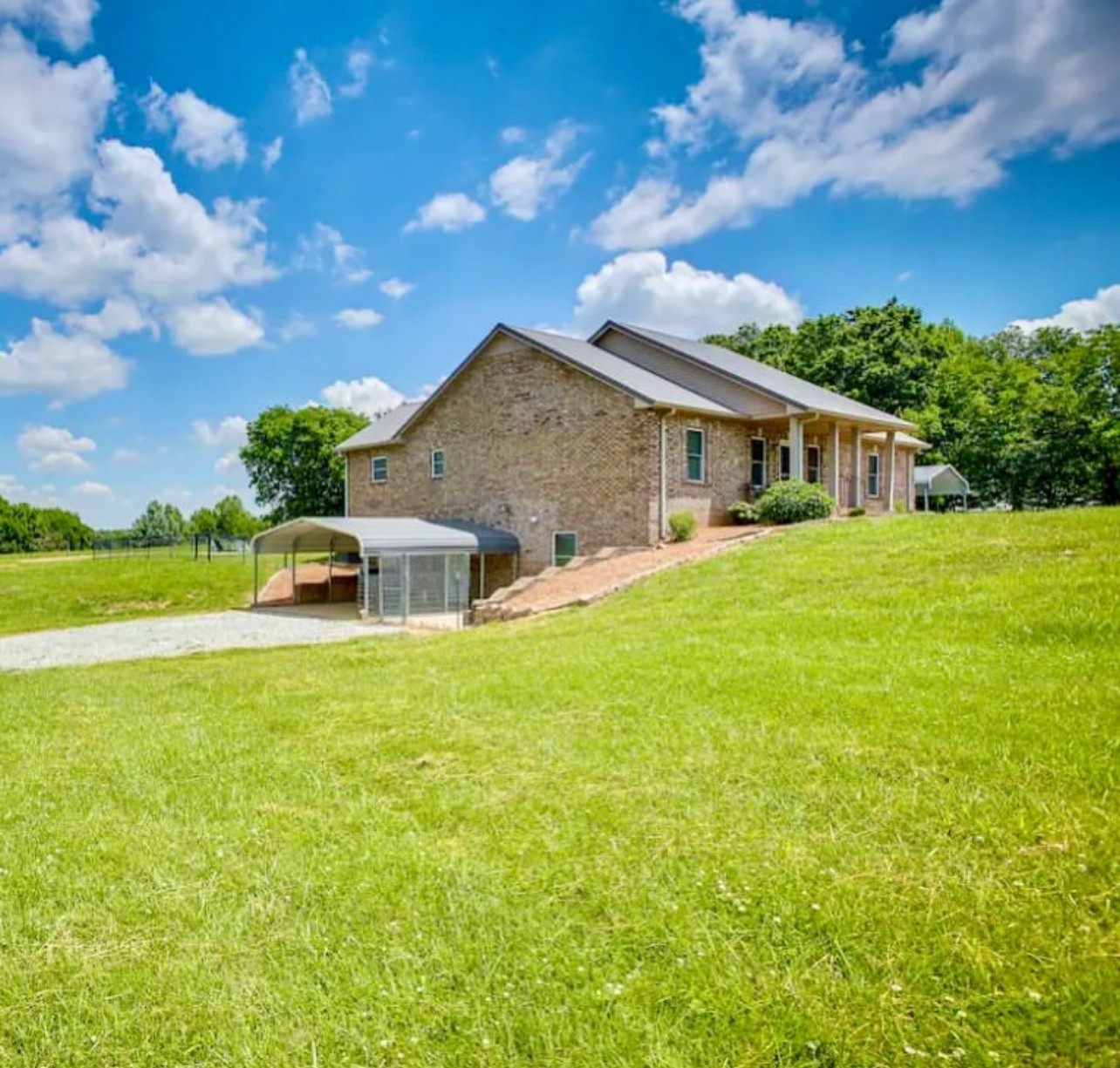 Cedar Hill, Tennessee 37032, United States, 5 Bedrooms Bedrooms, ,6 BathroomsBathrooms,Residential,Active,81316