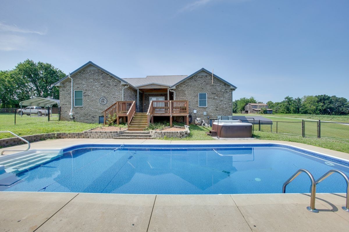 Cedar Hill, Tennessee 37032, United States, 5 Bedrooms Bedrooms, ,6 BathroomsBathrooms,Residential,Active,81316