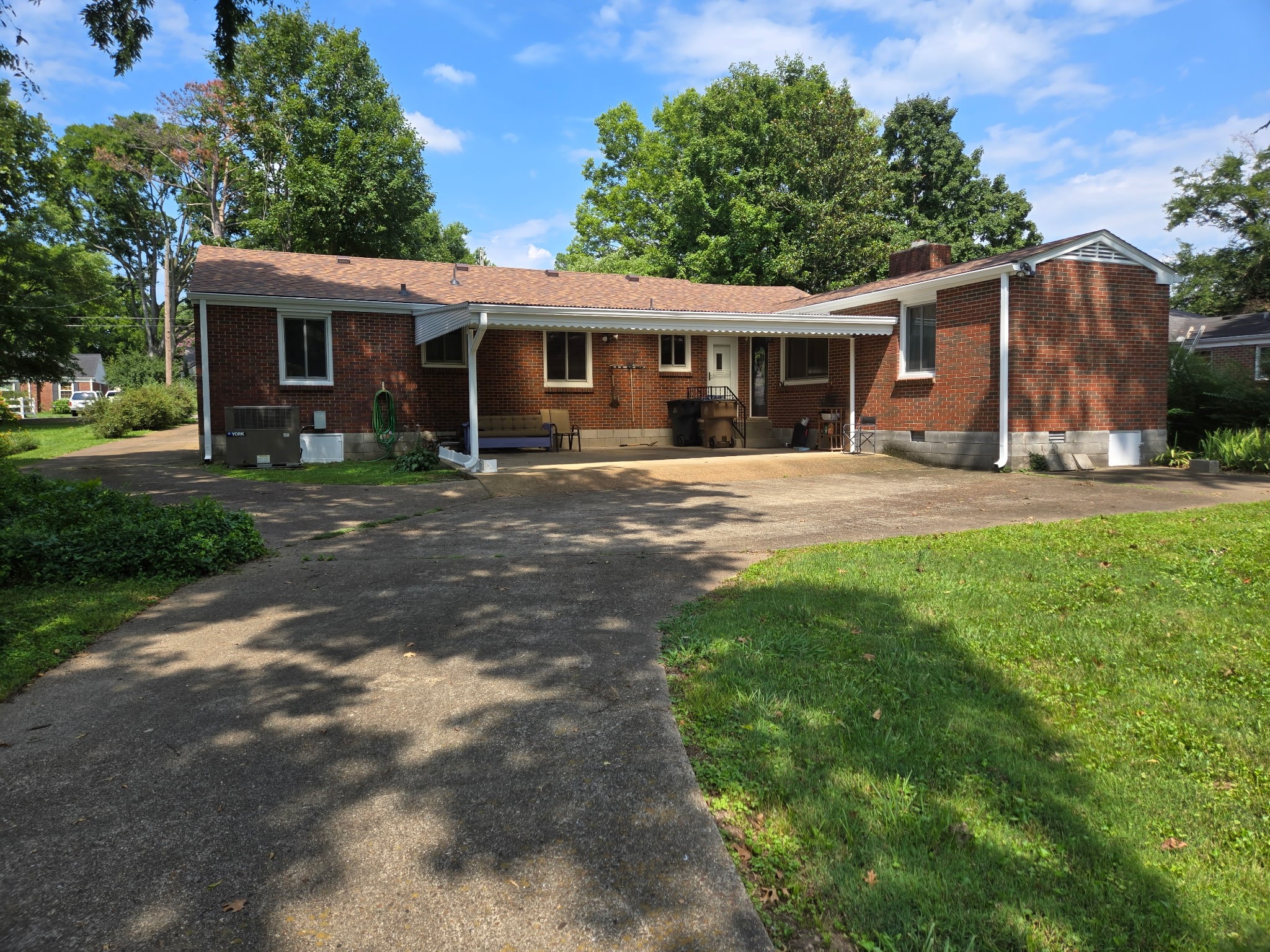 4011 Ivy Dr