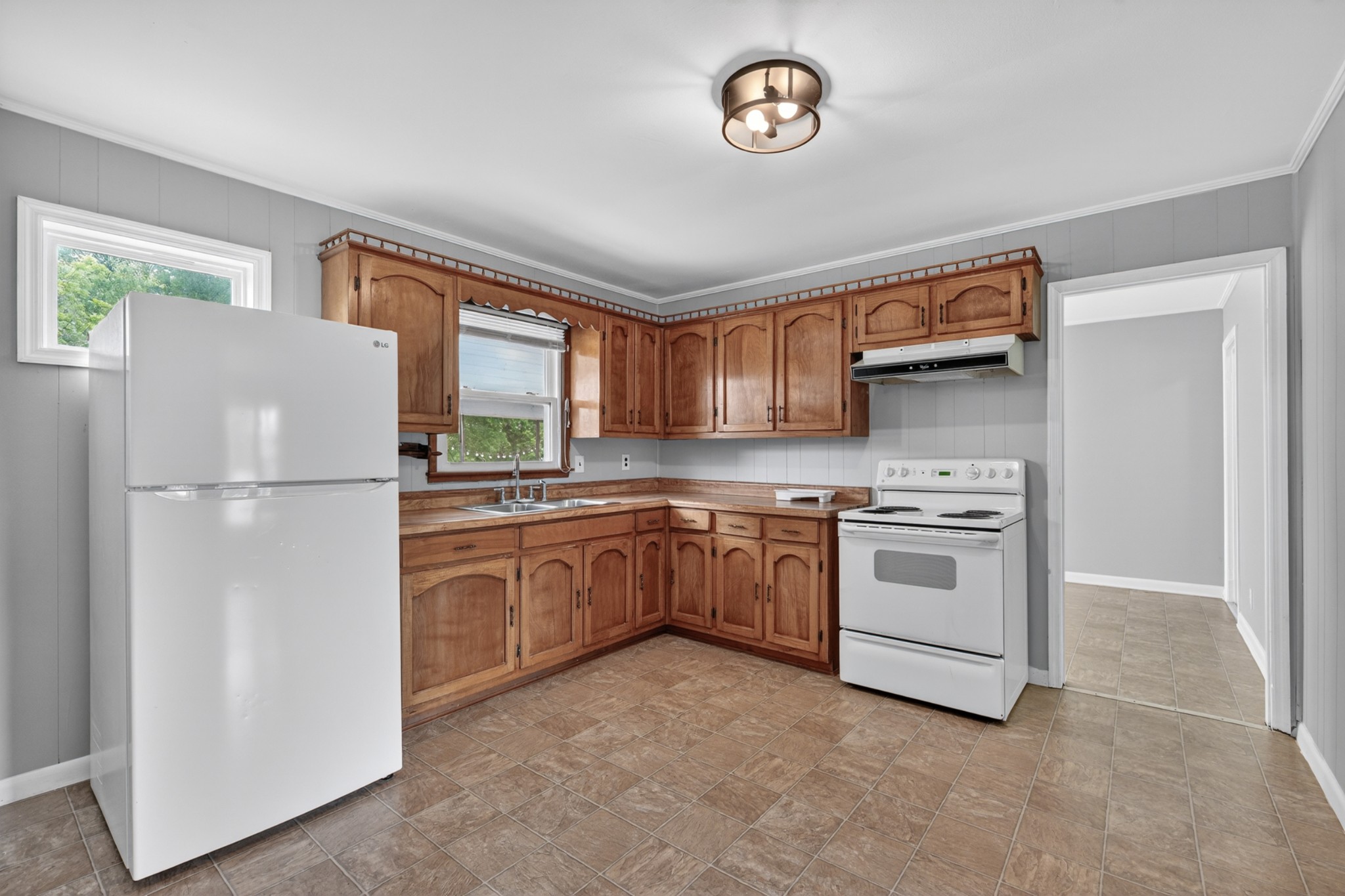 130 Circle Dr
