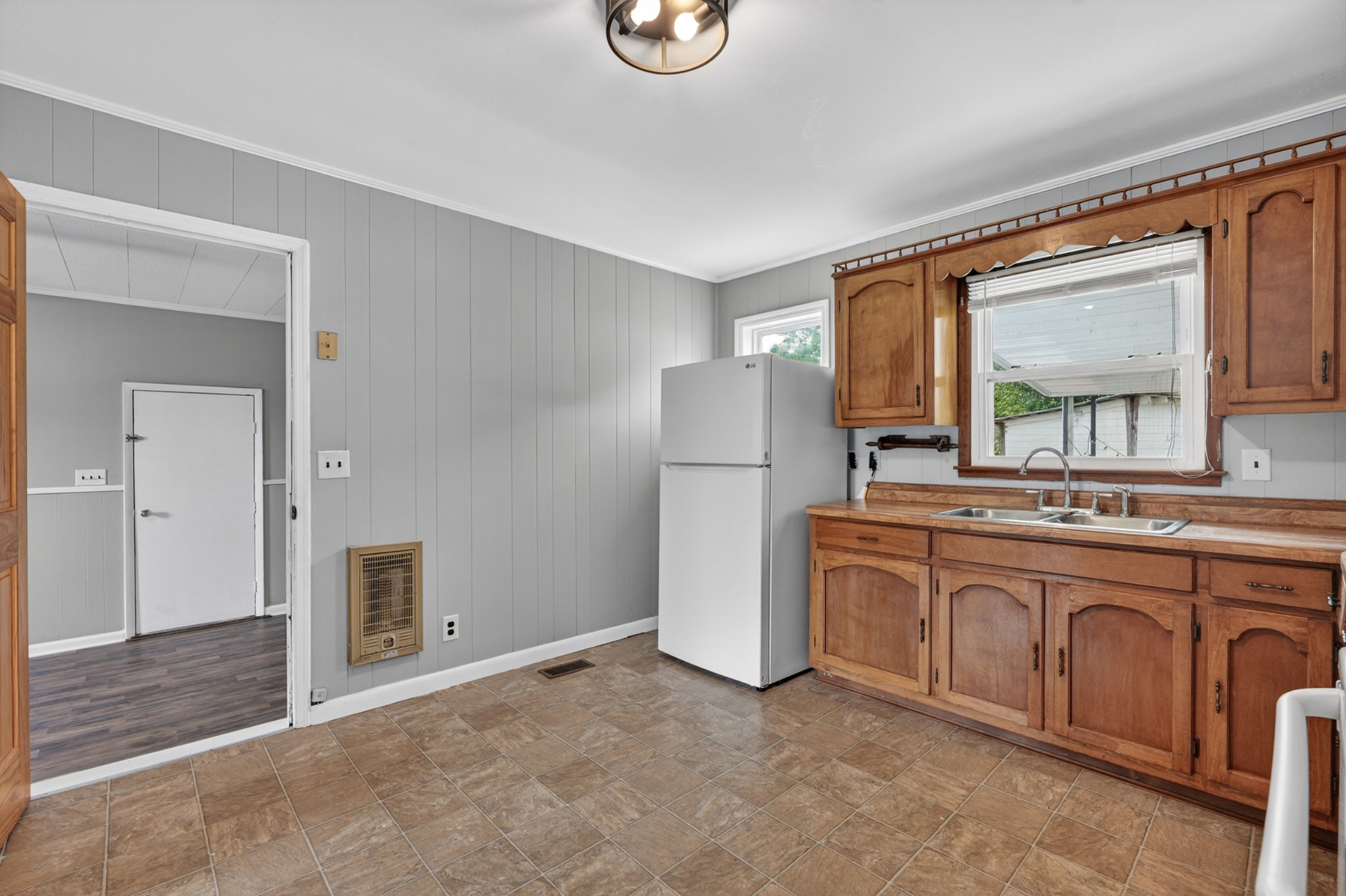130 Circle Dr