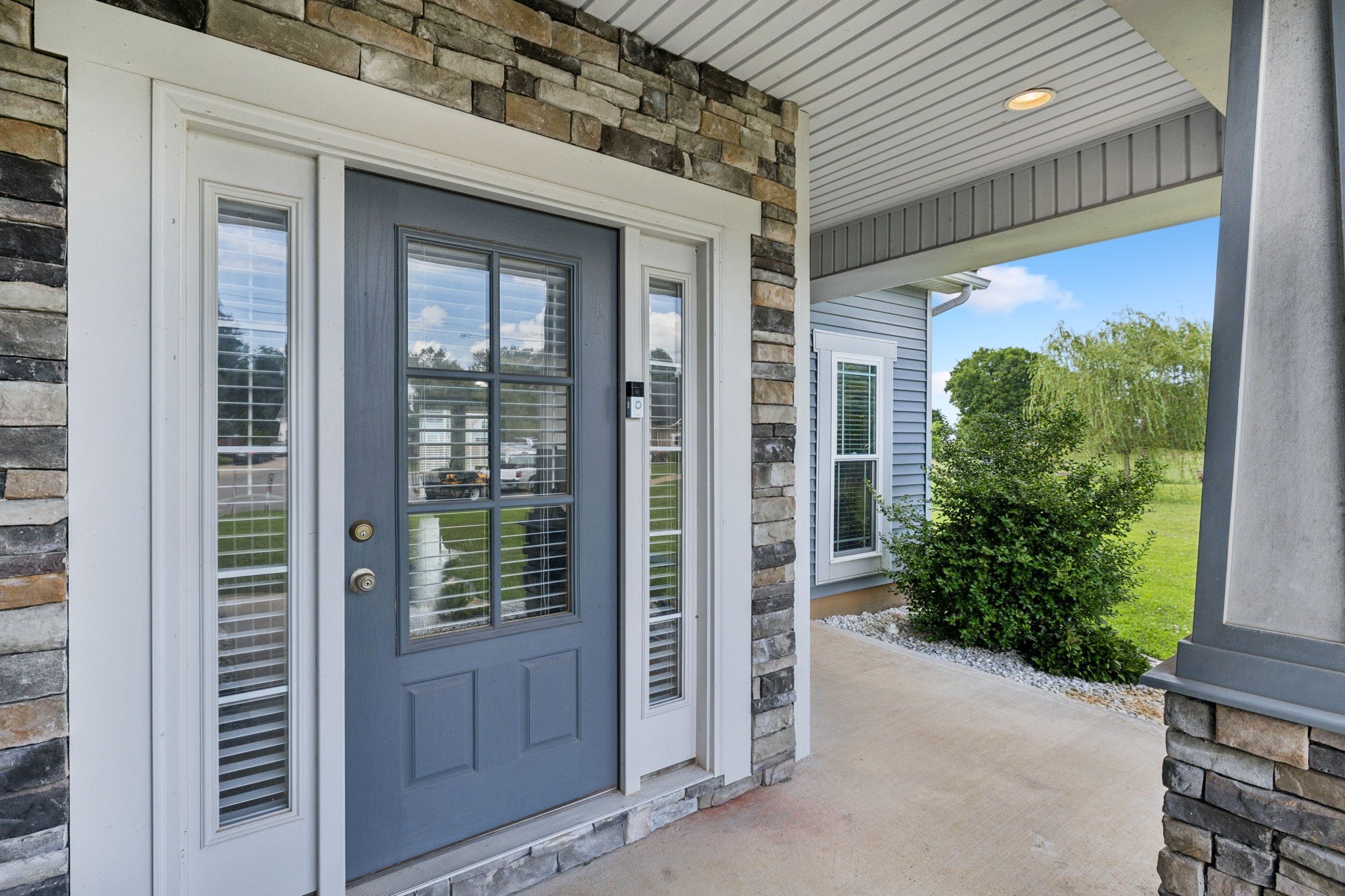 729 Laurel Ln