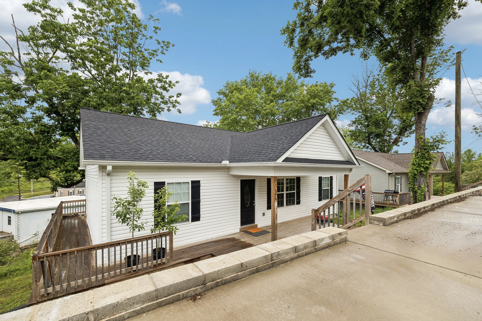 194 Hunter Ave