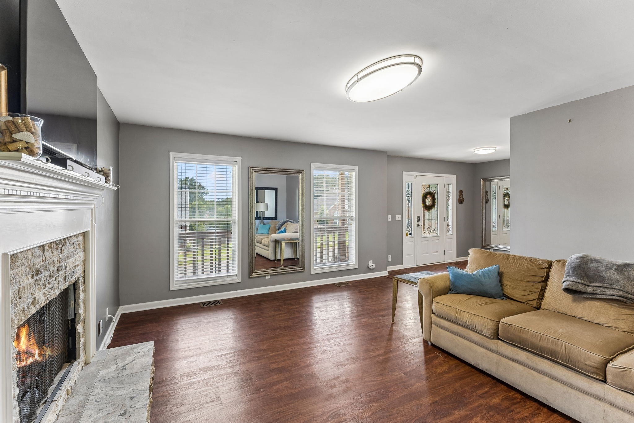 107 Camden Ct N