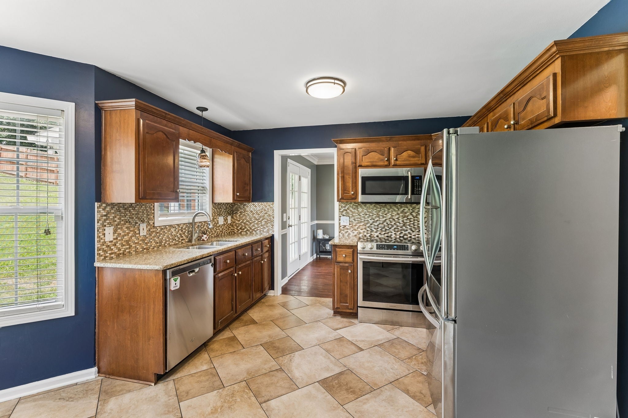 107 Camden Ct N
