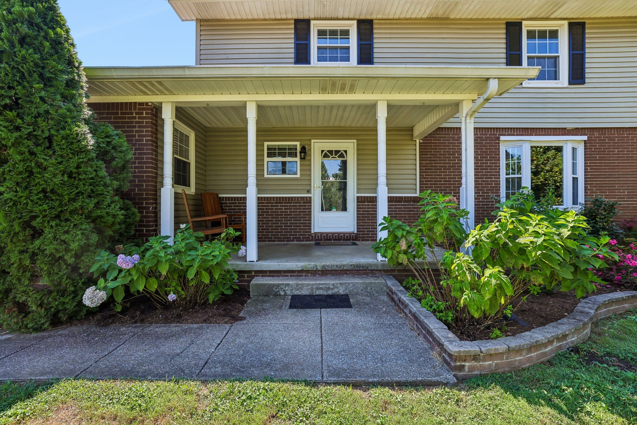 2546 Summit Ct