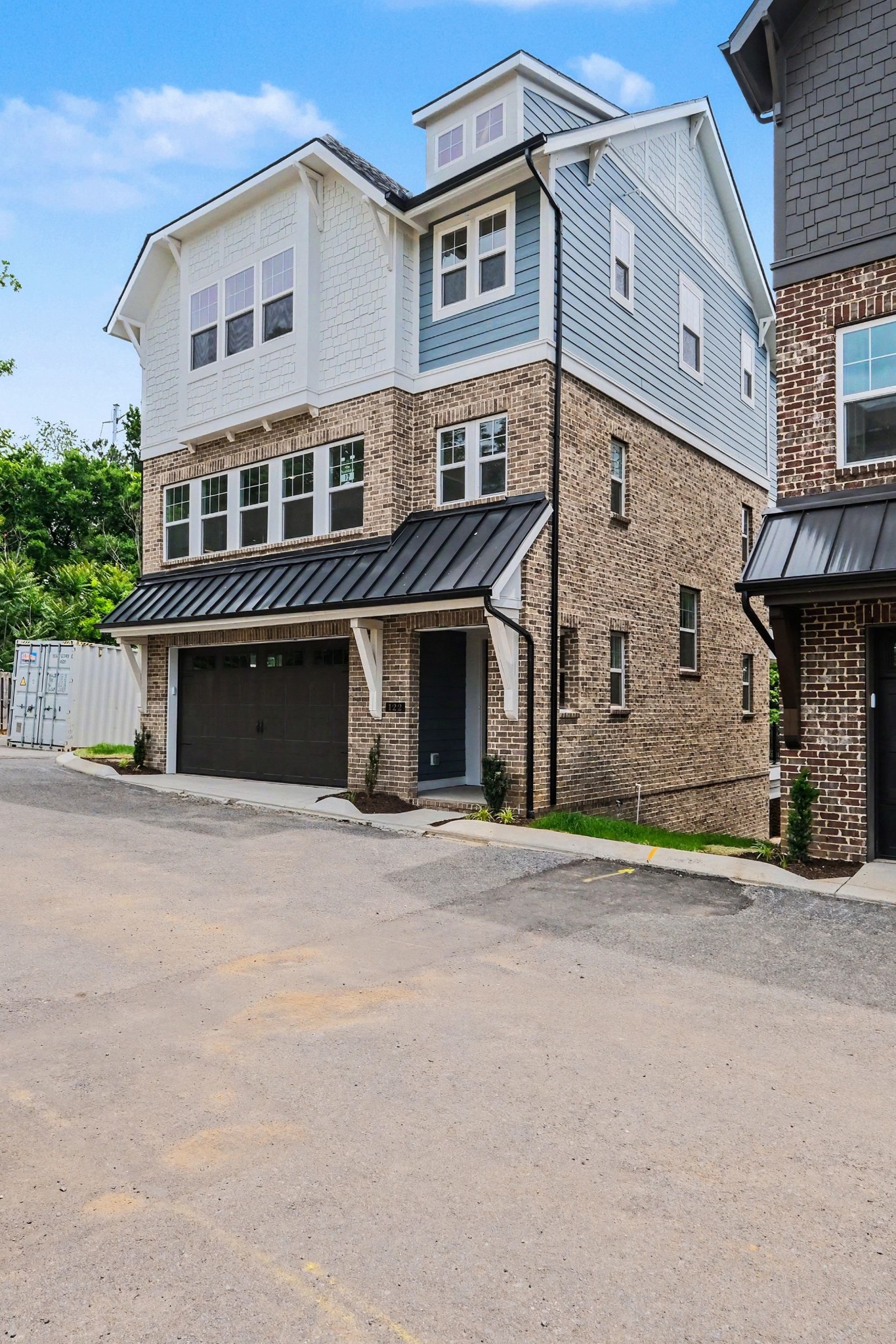 122 Honeywine St