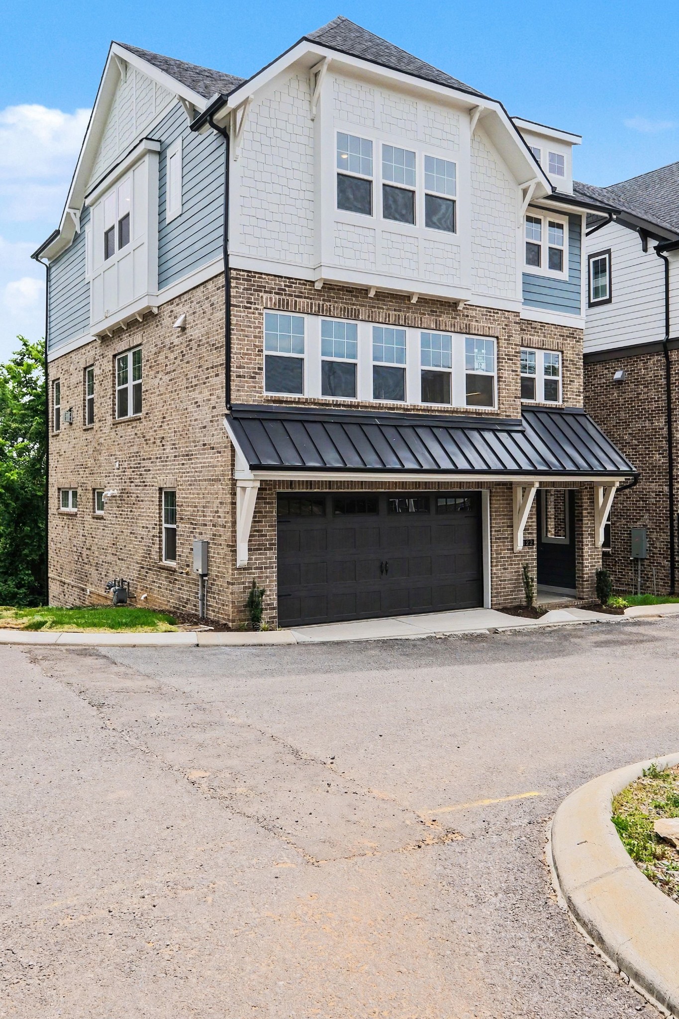 122 Honeywine St