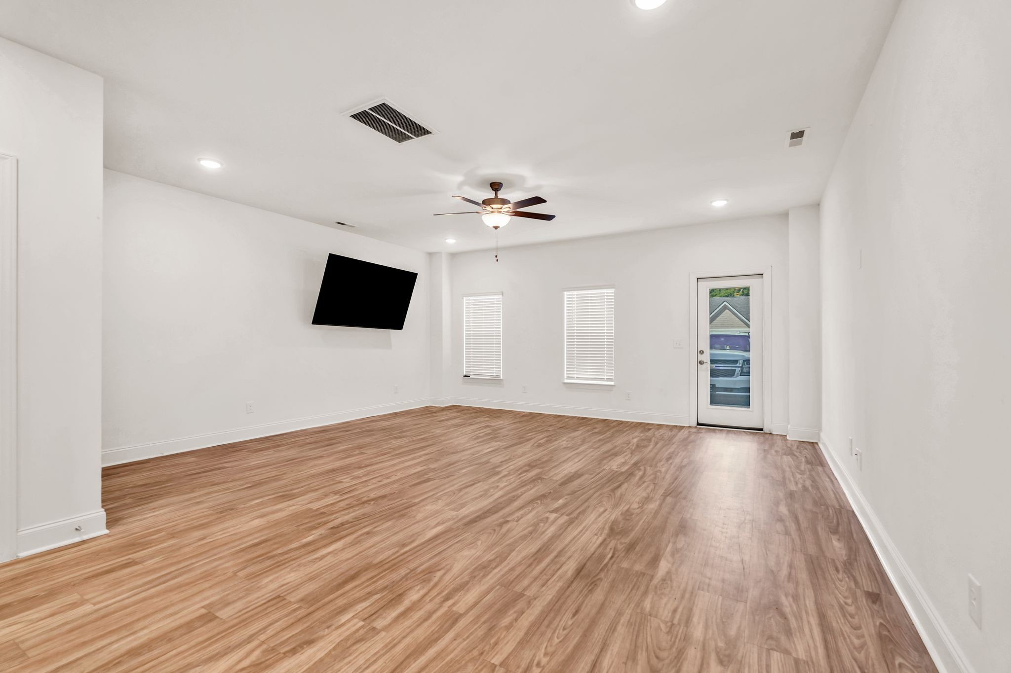 923 SE Broad St A4