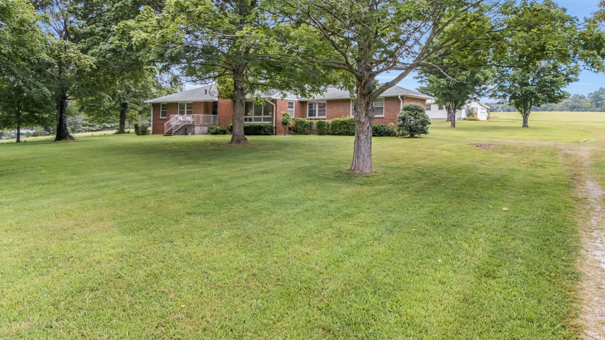 1305 Hwy 48 South