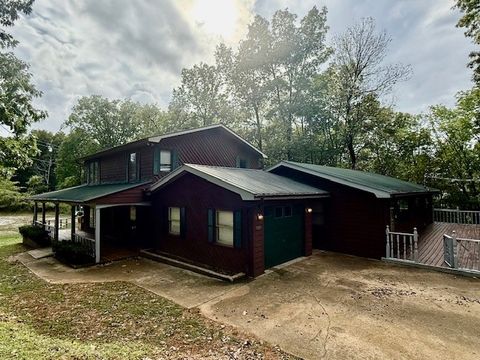 819 Greenfield Dr Livingston TN 38570