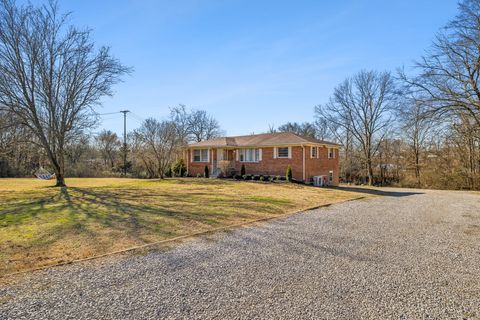 328 Shepherd Hills Dr Madison TN 37115
