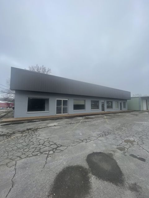 1405 Buffalo Rd N Lawrenceburg TN 38464