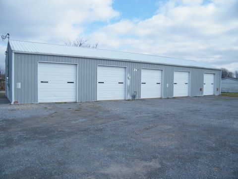 83 Twins Ln Lafayette TN 37083