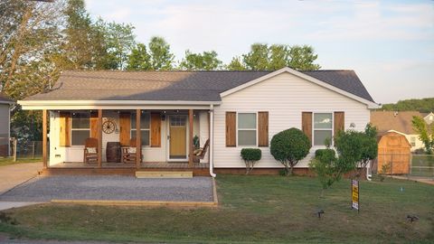 806 Calista Rd White House TN 37188