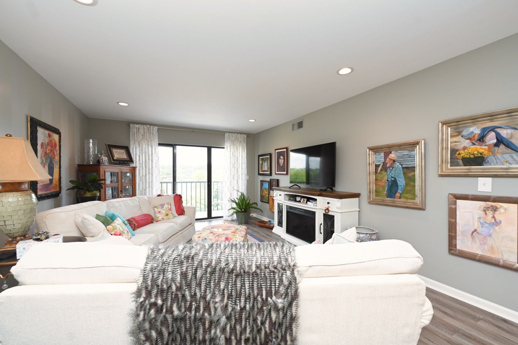 200 Sanders Ferry Rd 2408