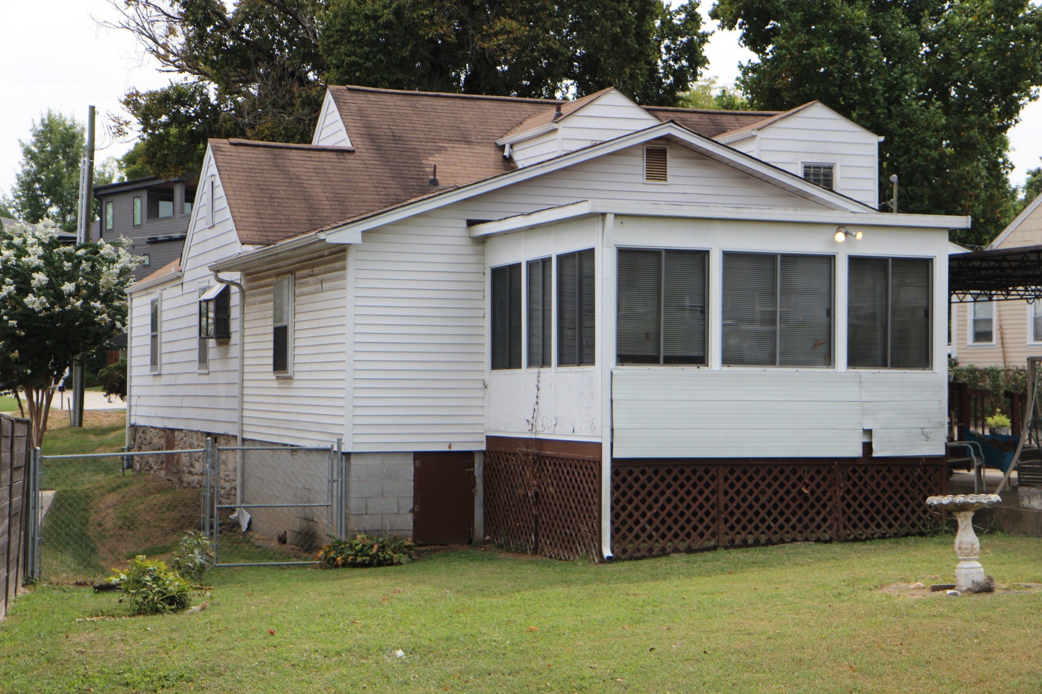 831 Dewees Ave