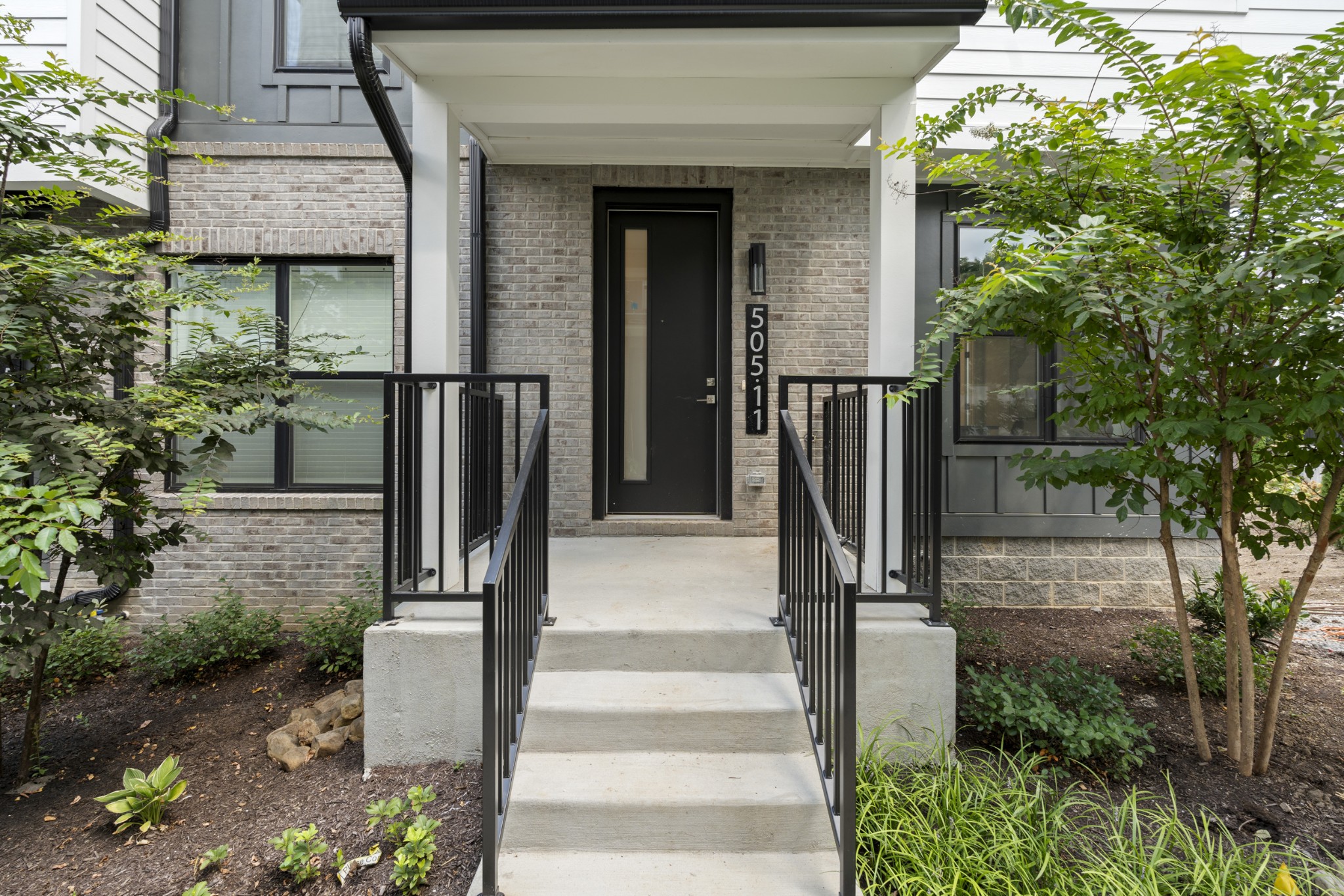 505 Community Ct 11
