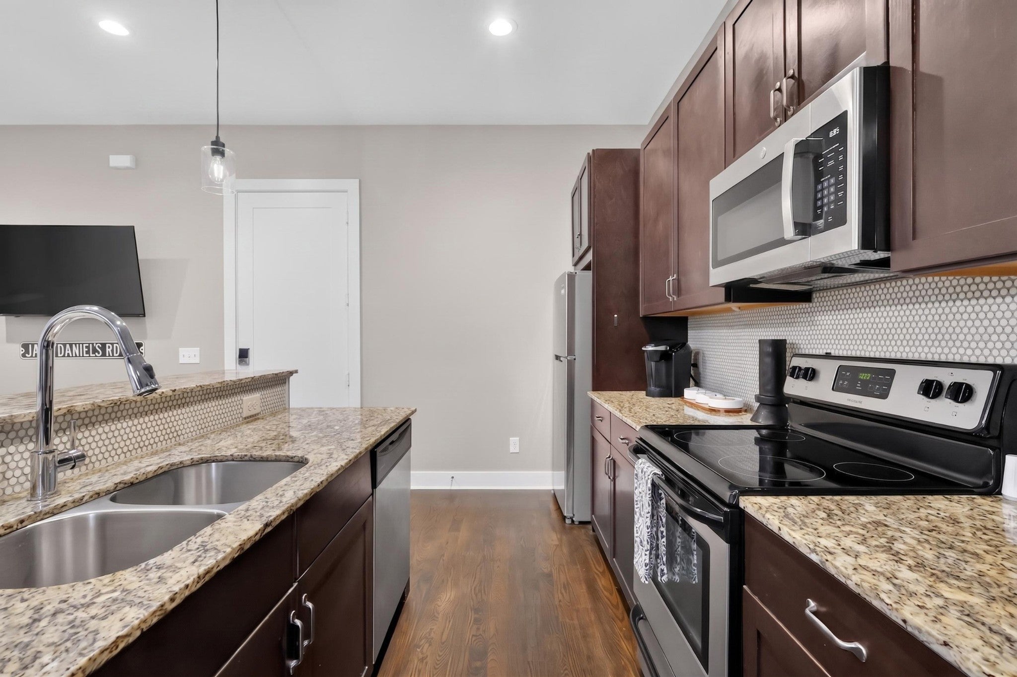 210 30th Ave N 309