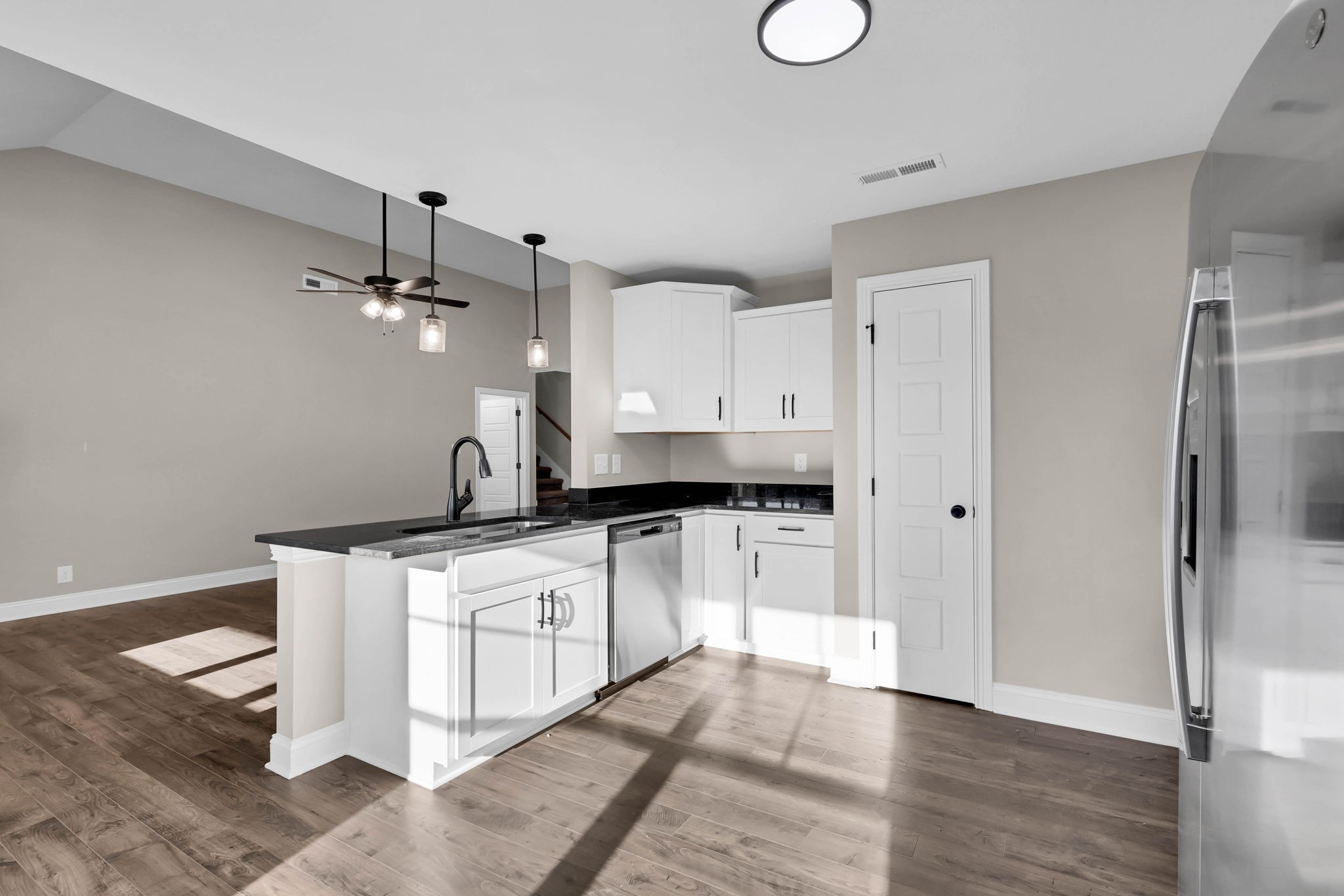 Clarksville, Tennessee 37042, United States, 3 Bedrooms Bedrooms, ,2 BathroomsBathrooms,Residential,Active,203608