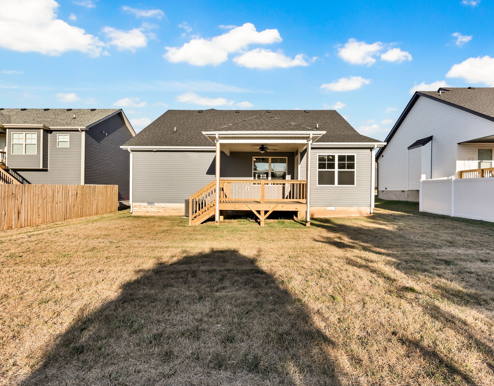 Clarksville, Tennessee 37042, United States, 3 Bedrooms Bedrooms, ,2 BathroomsBathrooms,Residential,Active,203608