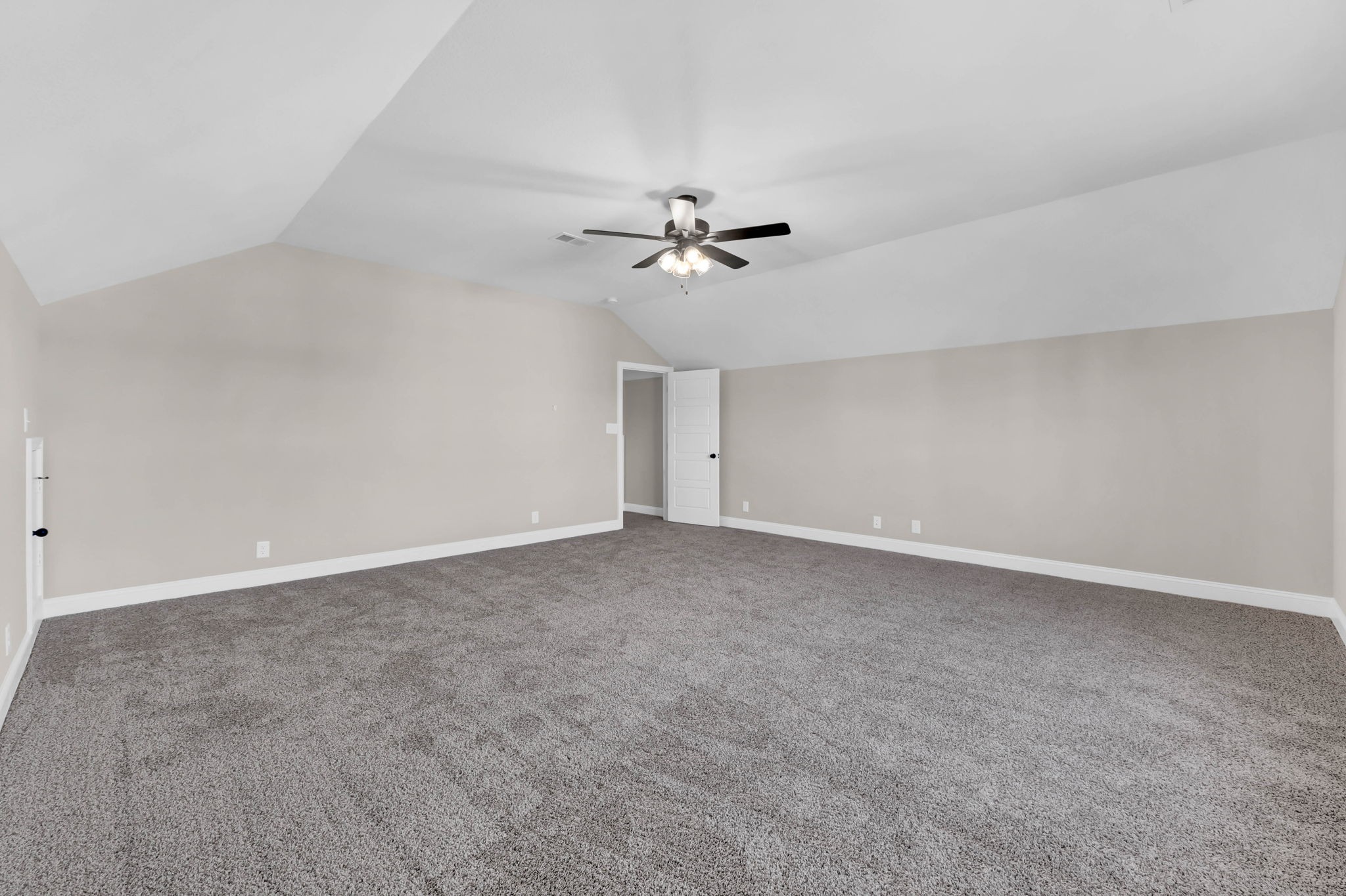 Clarksville, Tennessee 37042, United States, 3 Bedrooms Bedrooms, ,2 BathroomsBathrooms,Residential,Active,203608