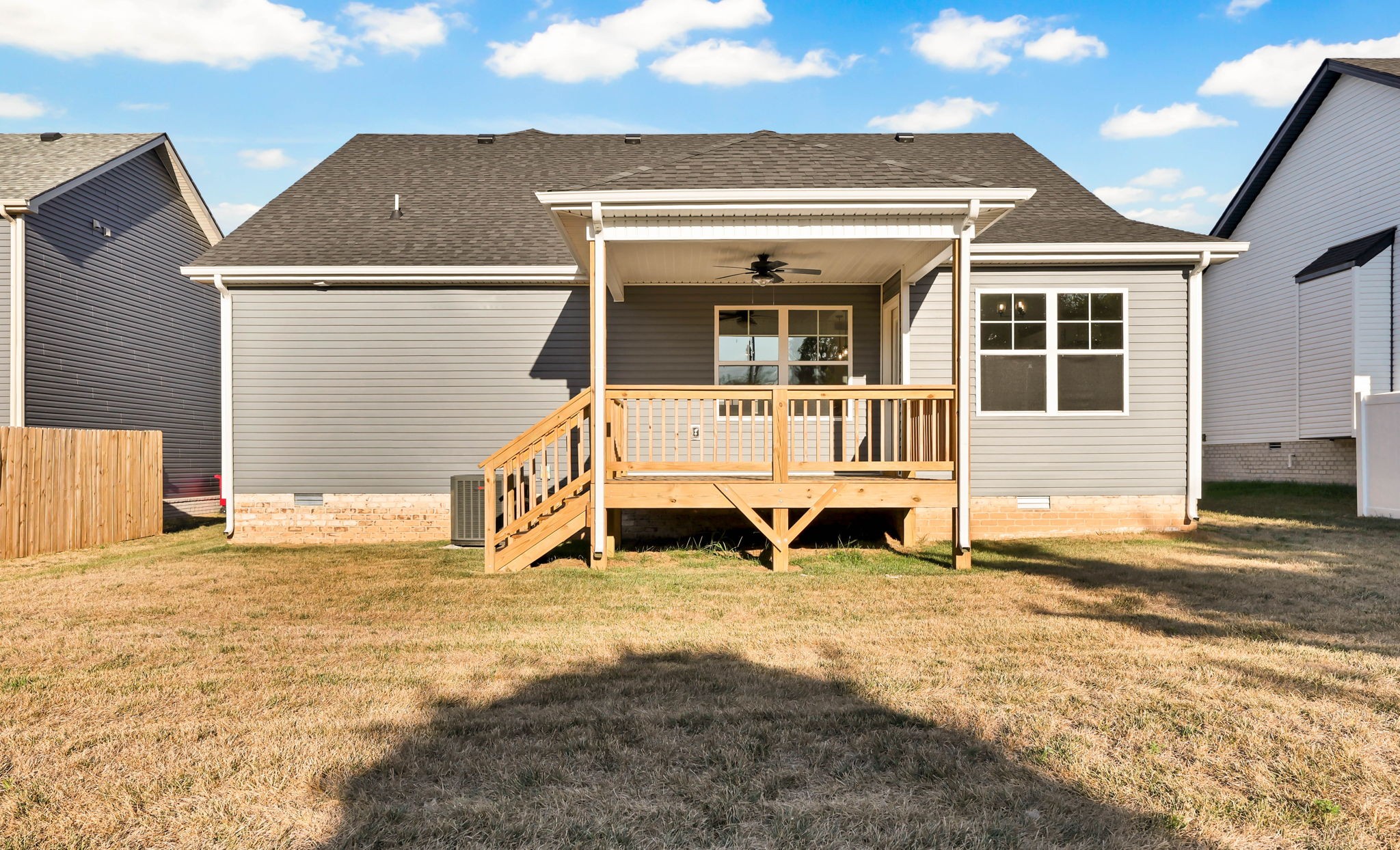 Clarksville, Tennessee 37042, United States, 3 Bedrooms Bedrooms, ,2 BathroomsBathrooms,Residential,Active,203608