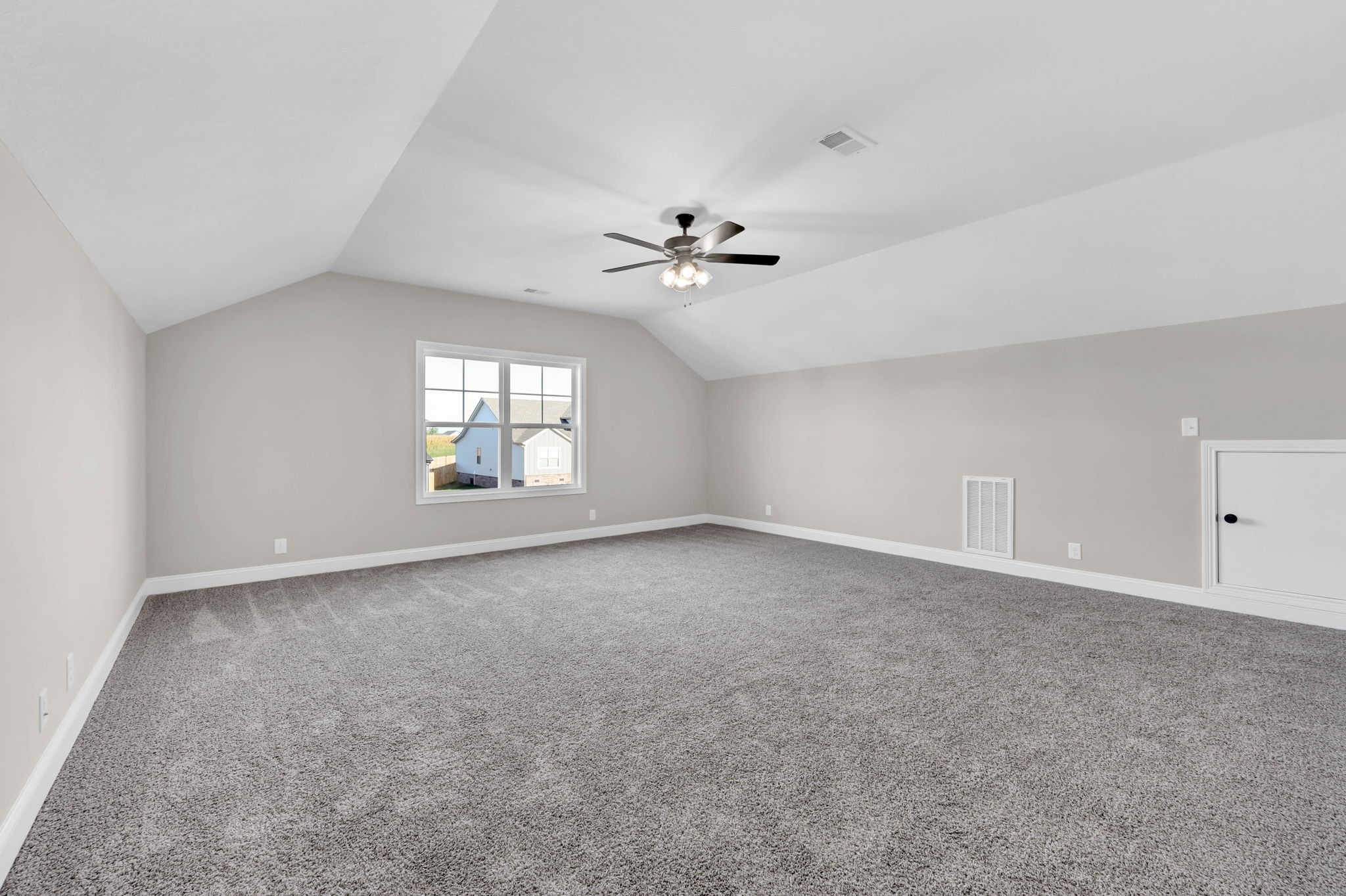 Clarksville, Tennessee 37042, United States, 3 Bedrooms Bedrooms, ,2 BathroomsBathrooms,Residential,Active,203608