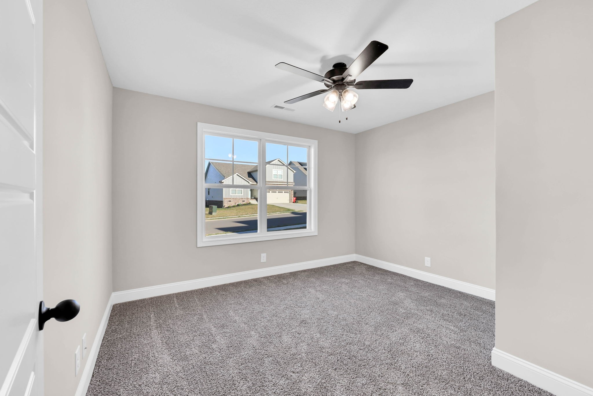 Clarksville, Tennessee 37042, United States, 3 Bedrooms Bedrooms, ,2 BathroomsBathrooms,Residential,Active,203608