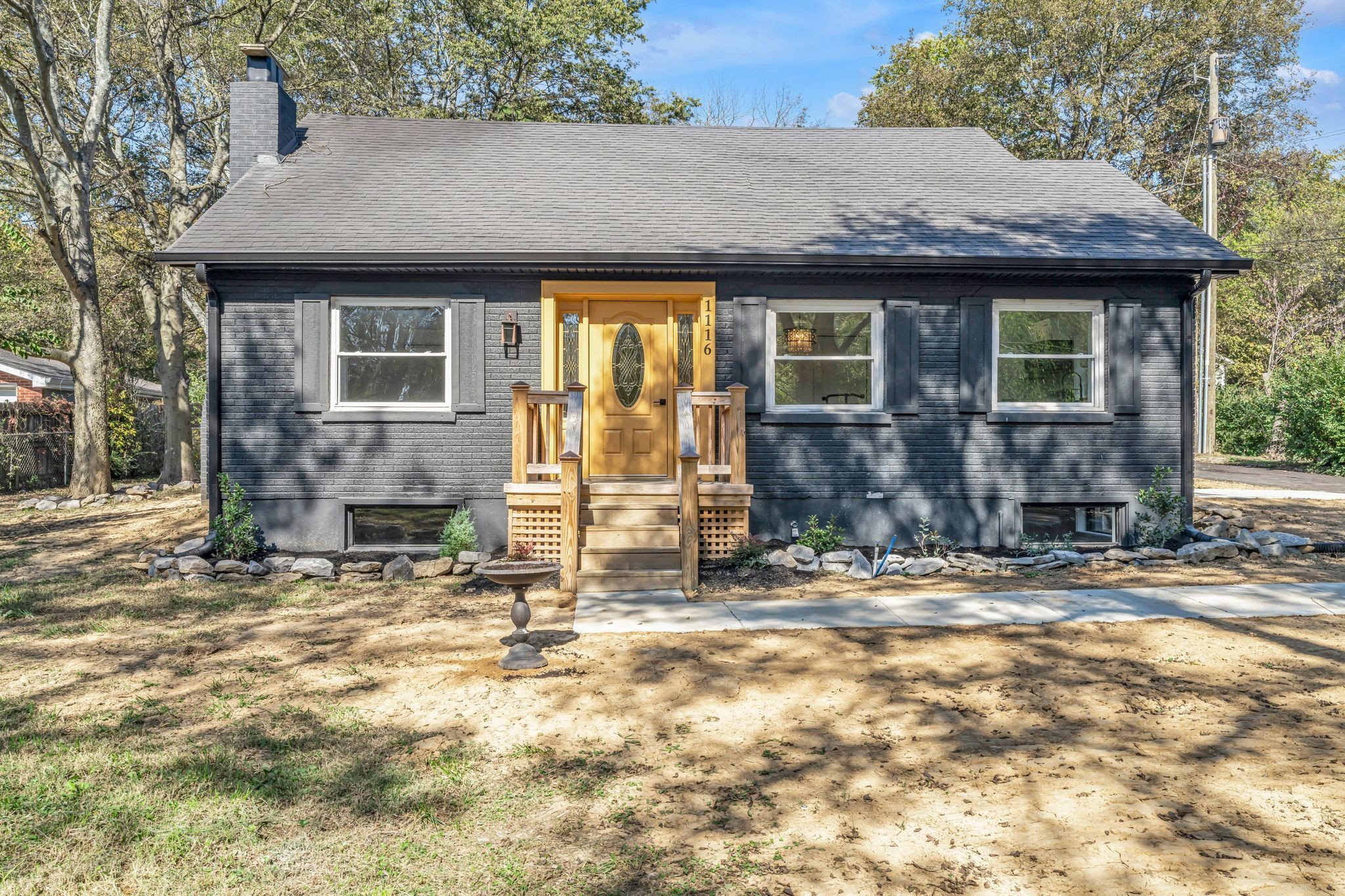 1116 Due West Ave N