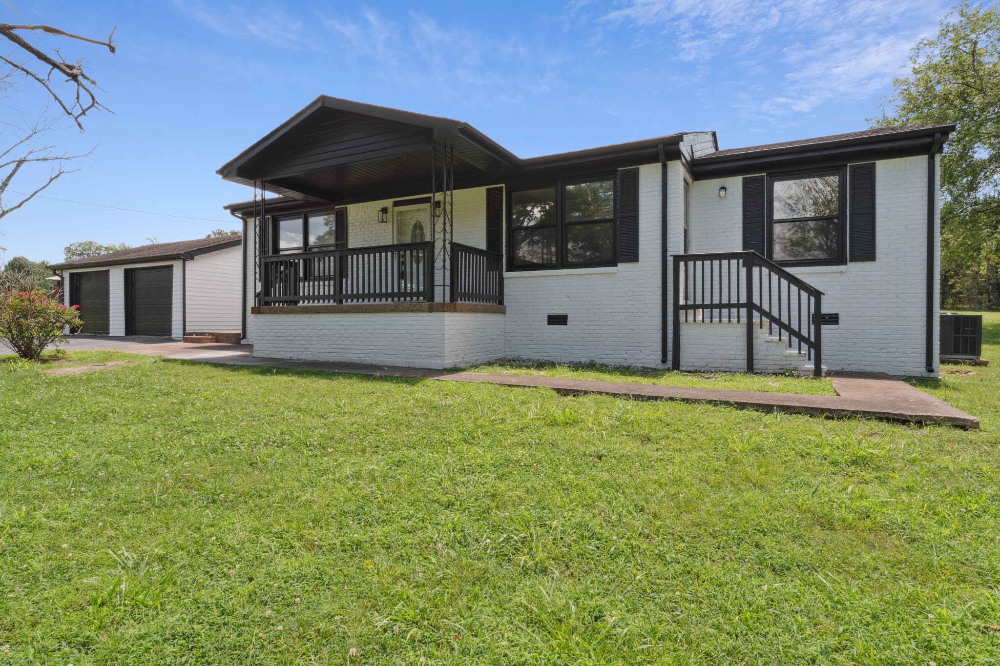 320 Vance Ln