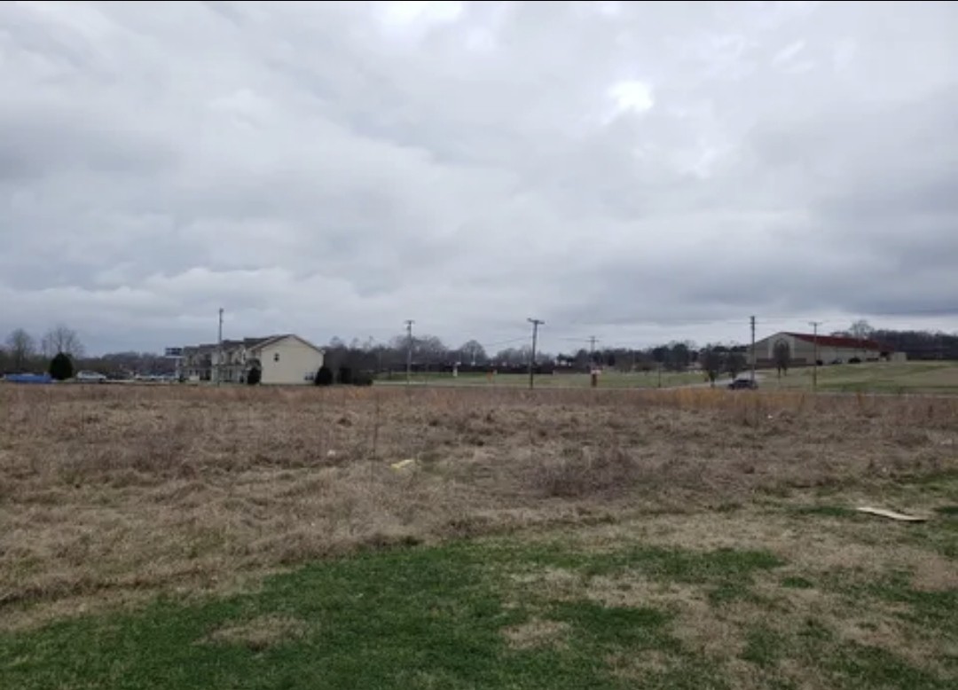 702 Bear Creek Pike
