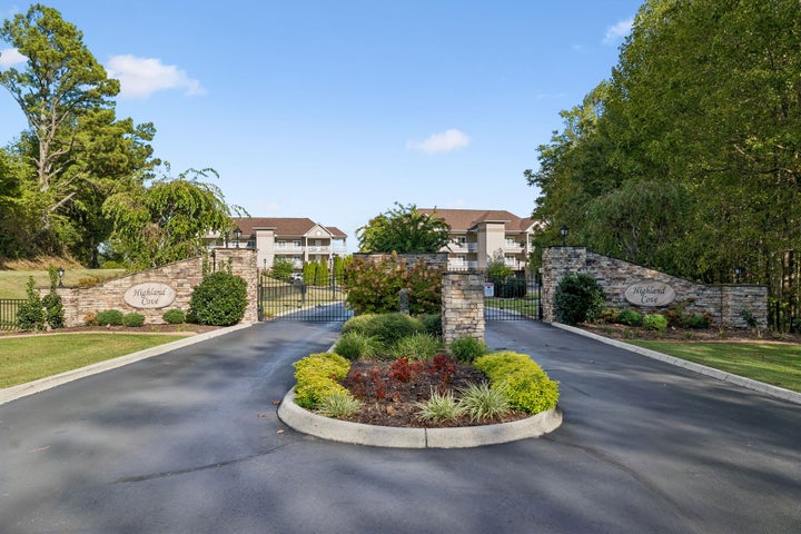 Photo 1 of 58 — 7100 Dale Ridge Rd condo I-5, Lancaster, TN 38569
