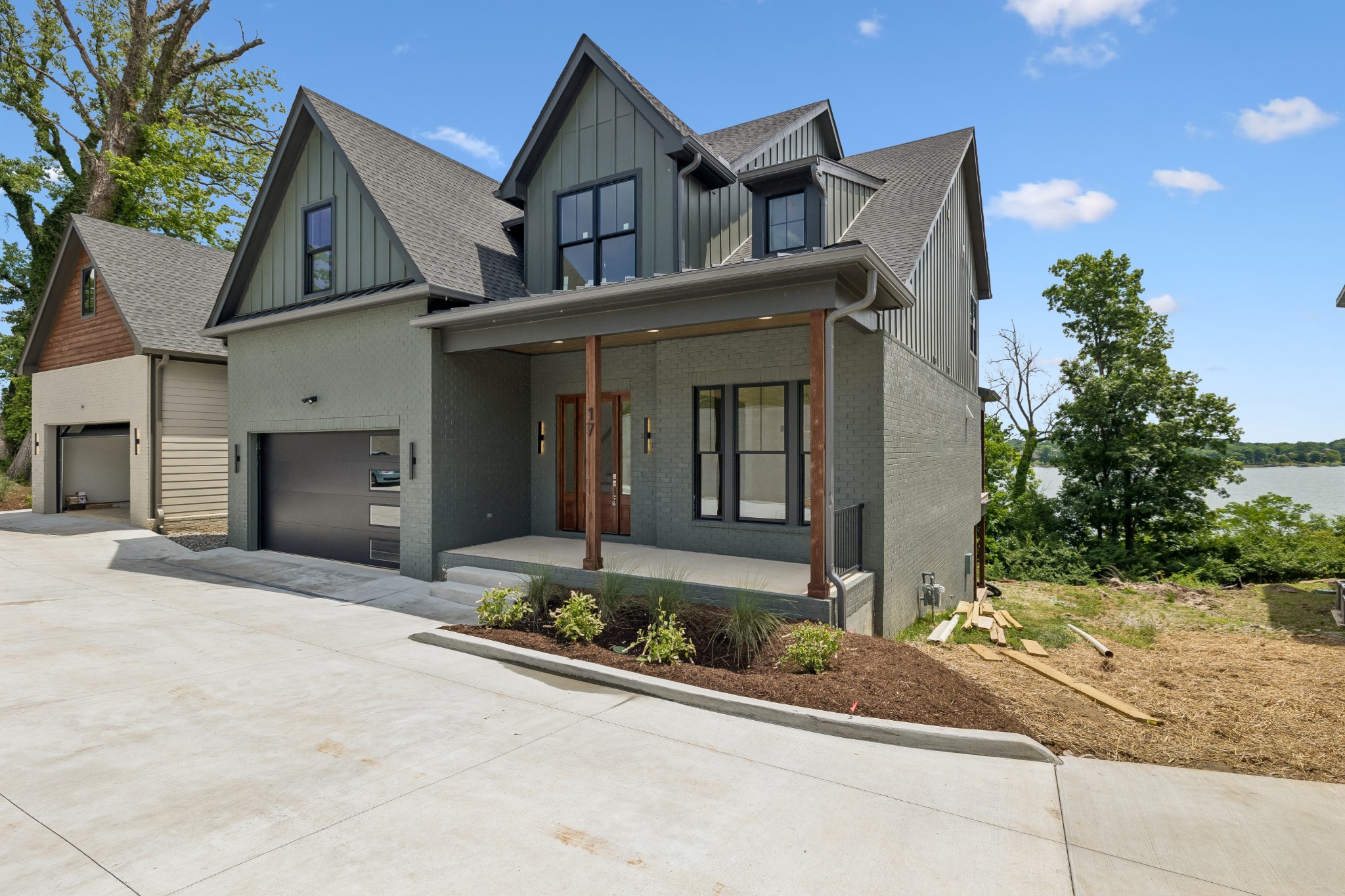 17 Jones Cir