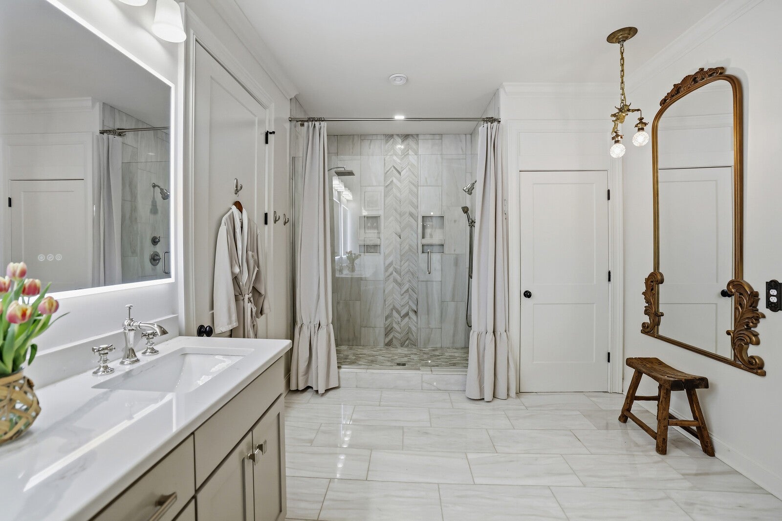 Nashville, Tennessee, 37215, United States, 5 Bedrooms Bedrooms, ,7 BathroomsBathrooms,Residential,Active,2034249