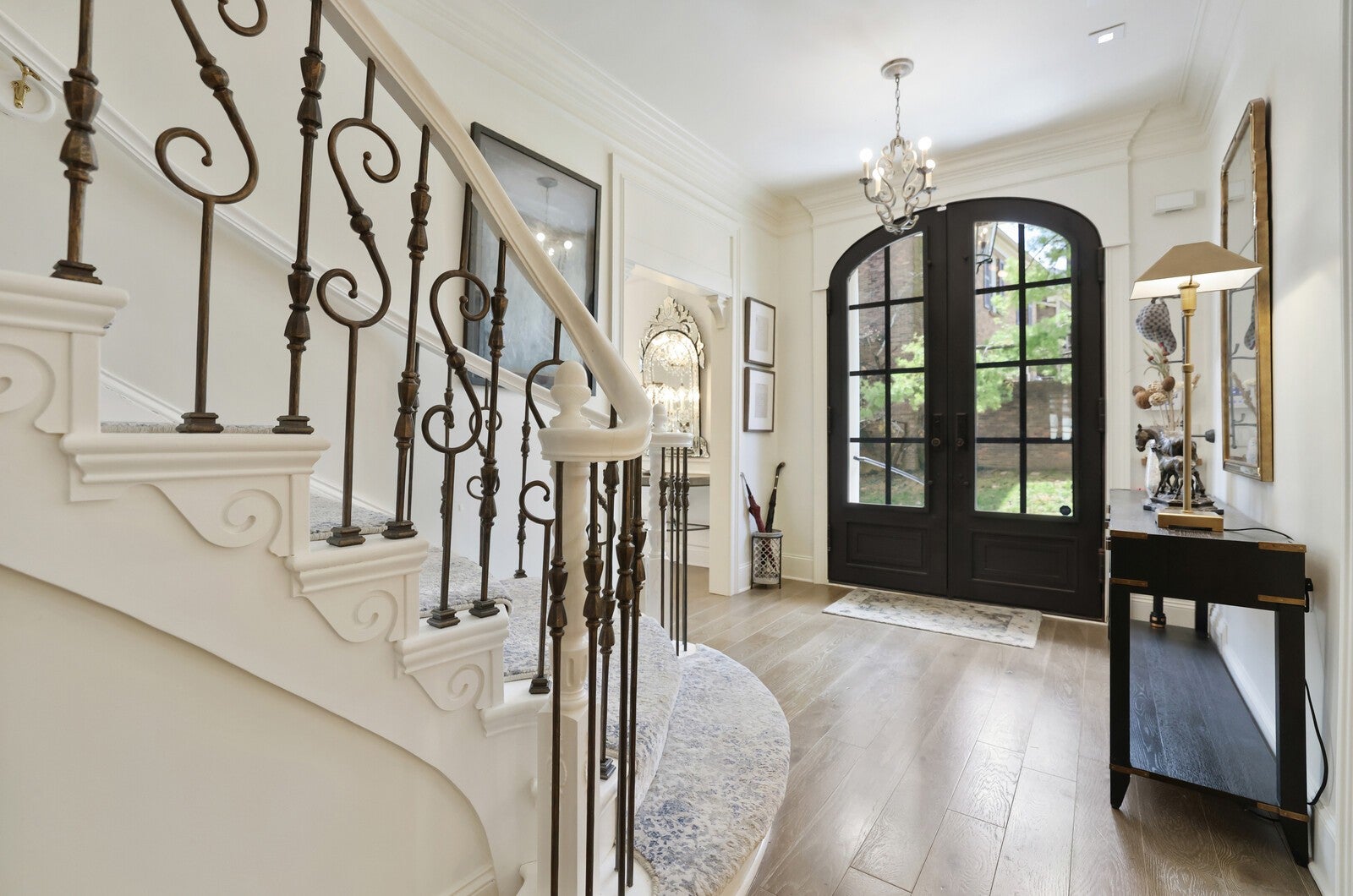 Nashville, Tennessee, 37215, United States, 5 Bedrooms Bedrooms, ,7 BathroomsBathrooms,Residential,Active,2034249