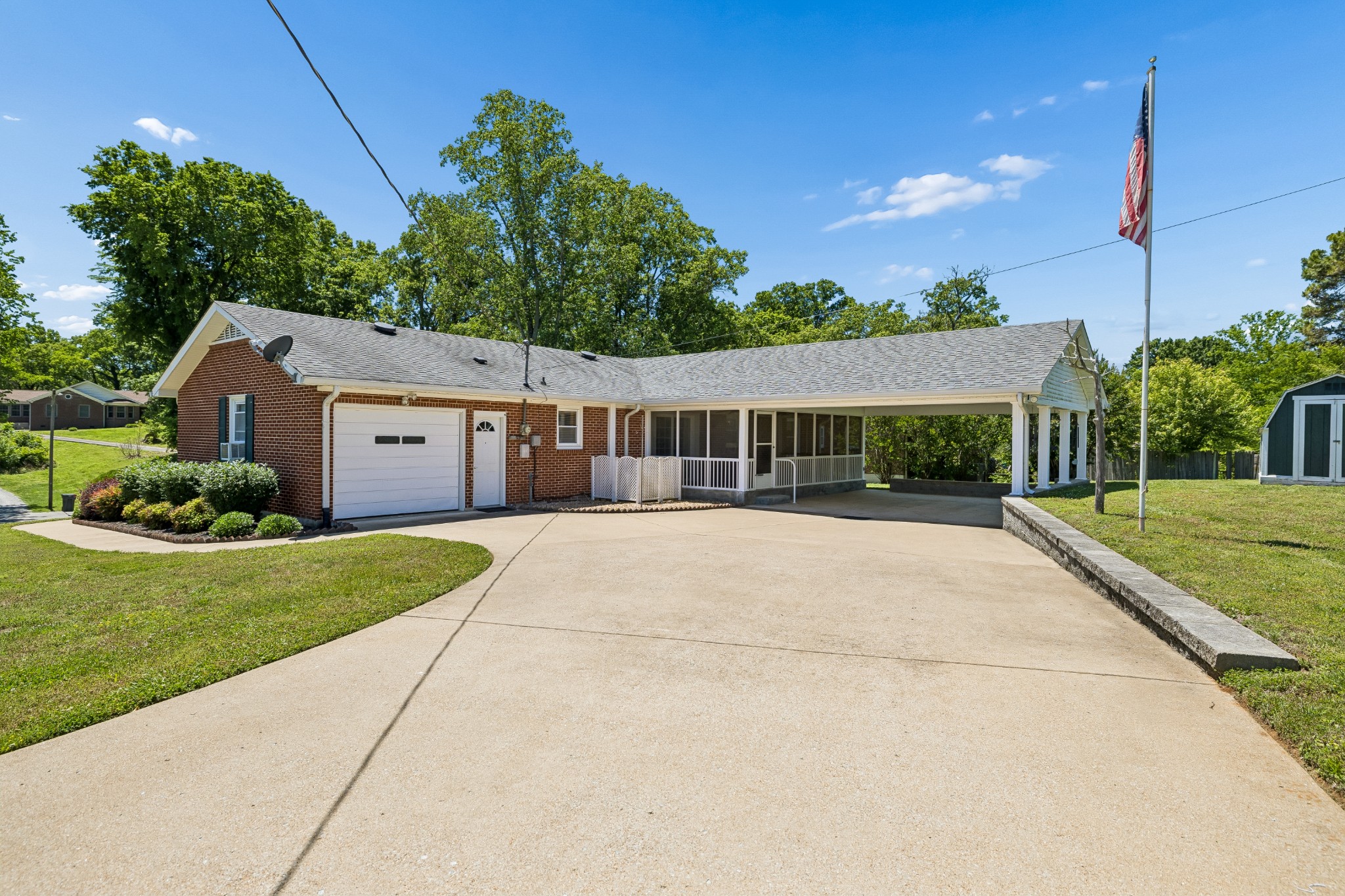300 Woods Dr